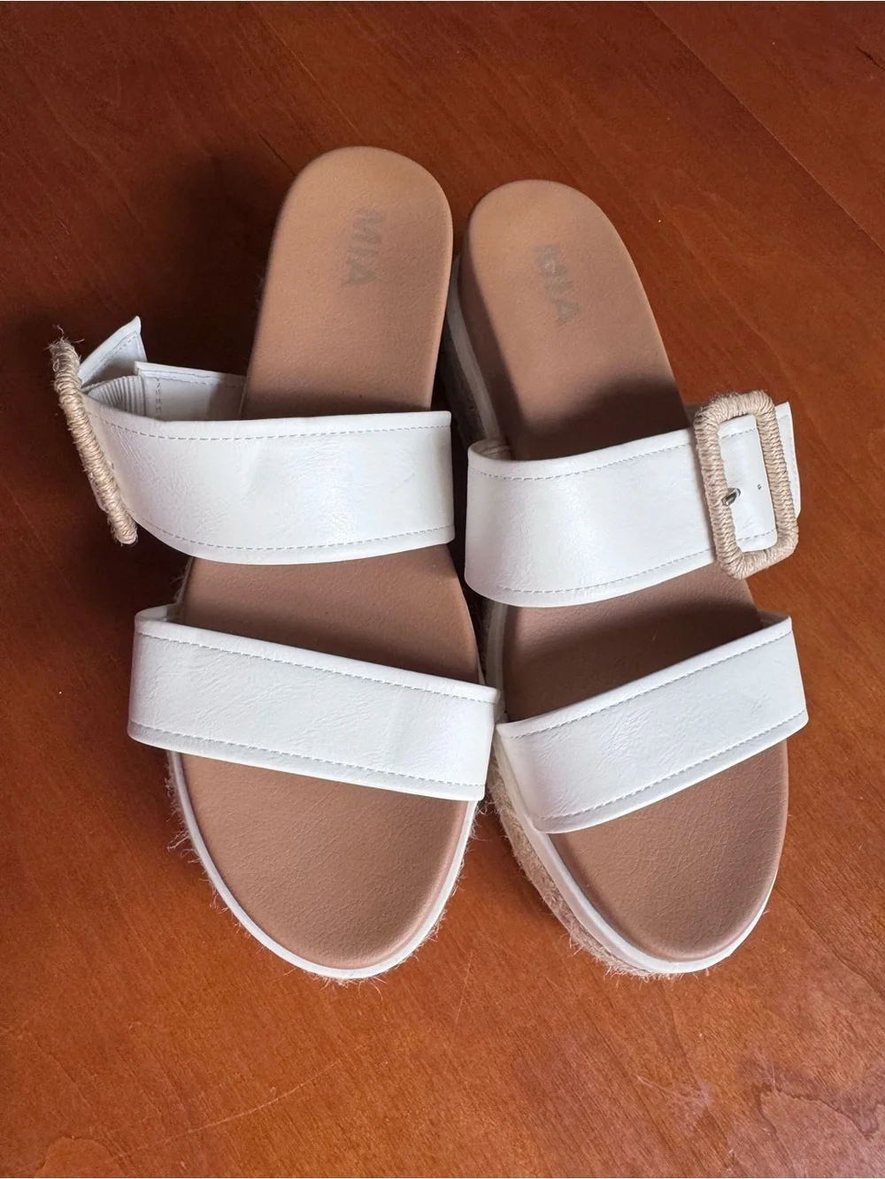 Mia Kenzy Platform Sandal Size 8.5 White